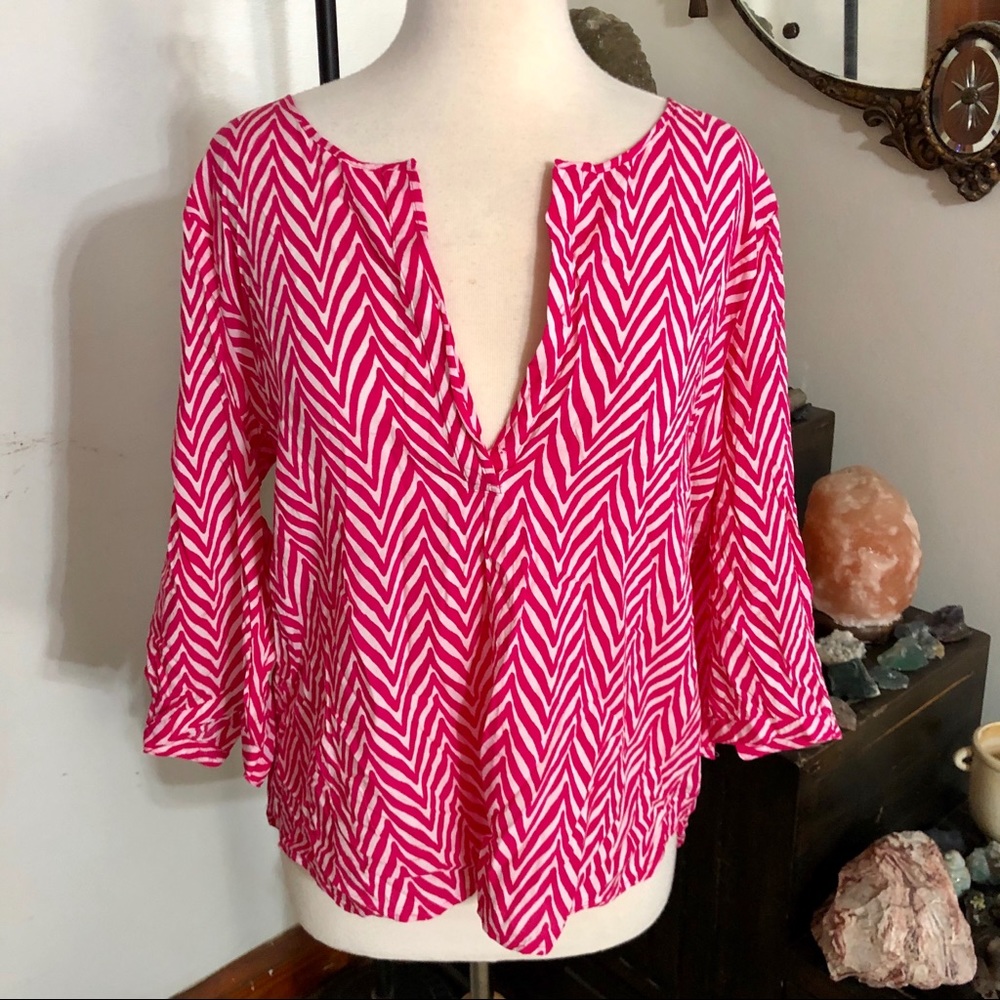 Stylus XL PINK Deep V-neck 1/4 Sleeve Top GUC